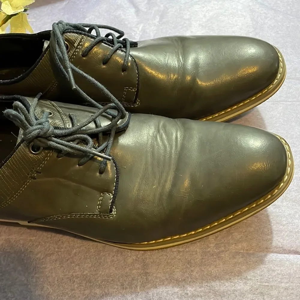 Unlisted By Kenneth Cole. Size 42